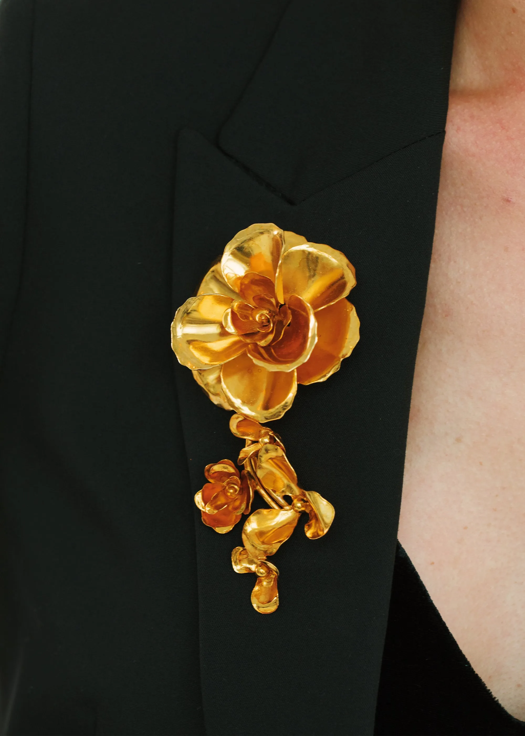Rosaura Brooch -- Gold